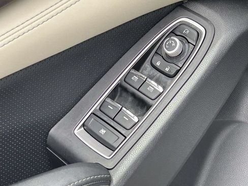 Used 2022 Subaru Ascent Touring AWD/4WD image 17