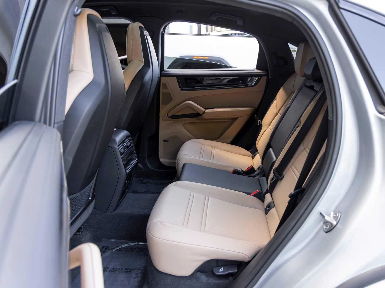 Certified 2025 Porsche Cayenne GTS AWD/4WD image 52
