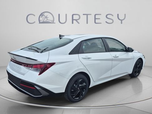 New 2026 Hyundai Elantra SEL Sport FWD image 5