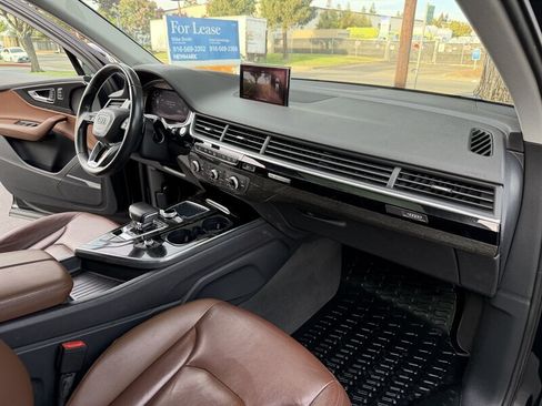Used 2018 Audi Q7 3.0T Premium Plus AWD/4WD image 32
