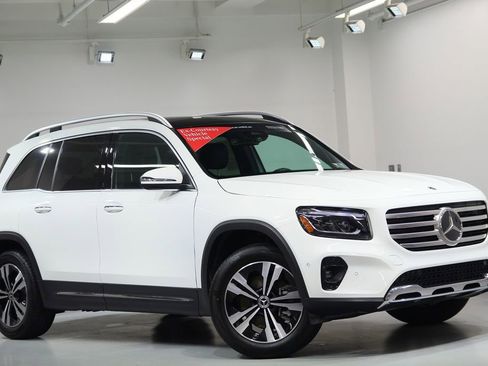 Used 2025 Mercedes-Benz GLB 250 4MATIC image 7
