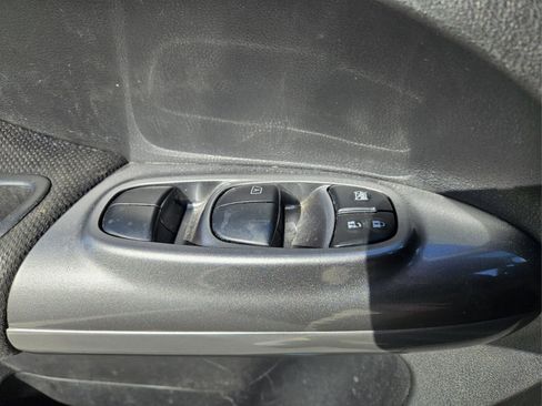 Used 2016 Nissan Juke S image 30