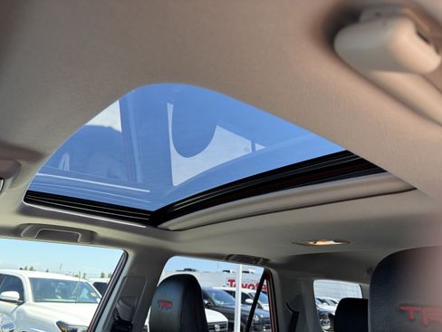 Certified 2024 Toyota 4Runner TRD Off-Road Premium w/ Moonroof Package AWD/4WD image 26