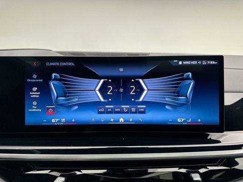 Used 2024 BMW X7 M60i w/ Executive Package AWD/4WD image 26