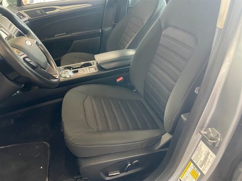 Used 2020 Ford Fusion SE FWD image 14