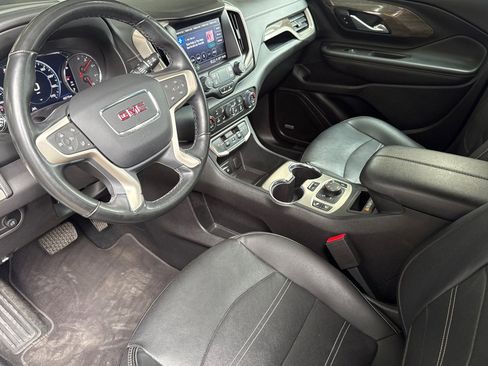 Used 2023 GMC Terrain Denali w/ Denali Premium Package AWD/4WD image 9