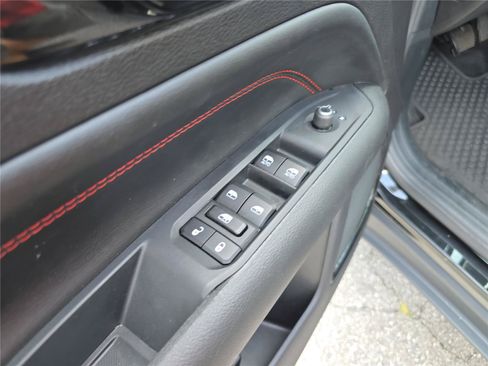 Used 2025 Jeep Compass Trailhawk w/ Trailhawk Elite Group AWD/4WD image 22