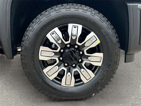 New 2026 GMC Sierra 2500 Denali w/ Denali Reserve Package image 19