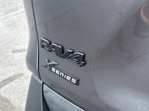 Used 2020 Toyota RAV4 XLE FWD image 33