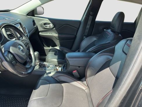 Used 2020 Jeep Cherokee Trailhawk w/ Cold Weather Group AWD/4WD image 12