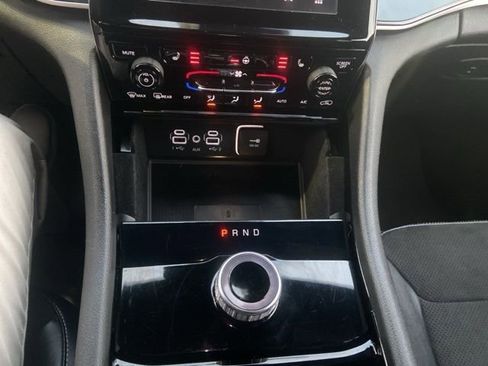 Used 2022 Jeep Grand Cherokee Altitude image 22