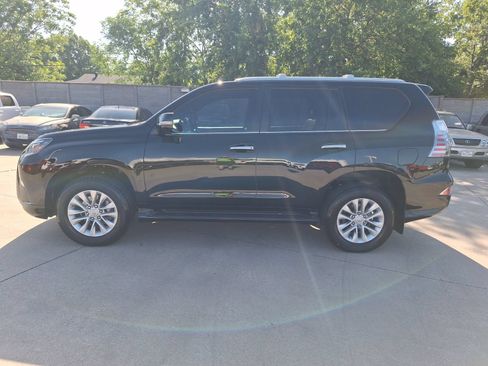 Used 2023 Lexus GX 460 Premium w/ Premium Package AWD/4WD image 3