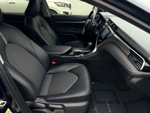 Used 2019 Toyota Camry SE image 16