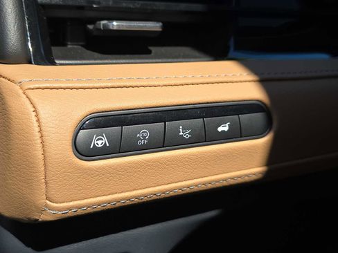 Certified 2025 INFINITI QX80 Sensory image 26