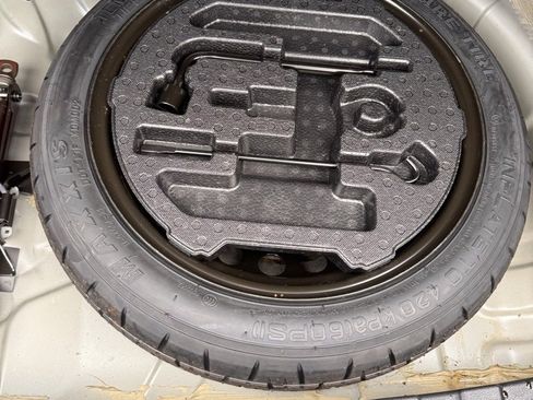 Used 2022 Nissan Sentra SR w/ SR Premium Package image 15