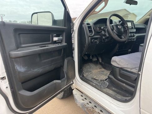 Used 2019 RAM 2500 Tradesman image 9