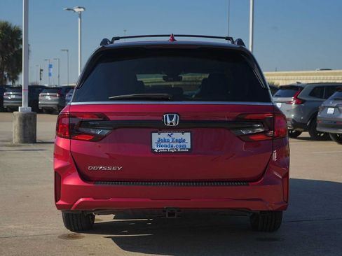 Certified 2026 Honda Odyssey EX-L image 5