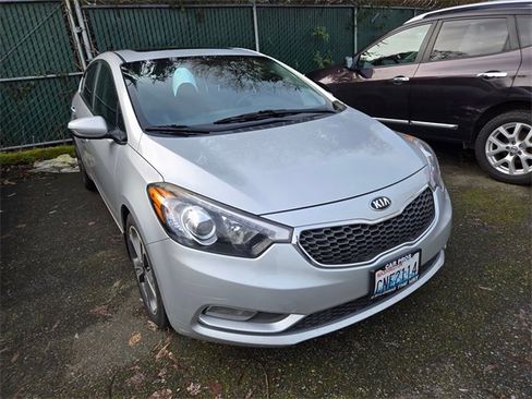 Used 2015 Kia Forte EX w/ Premium Package image 2