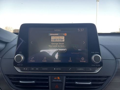 Used 2024 Nissan Altima 2.5 SV image 18