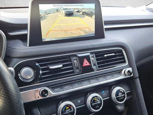 Used 2021 Genesis G70 2.0T image 11