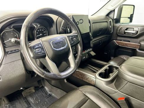 Used 2023 GMC Sierra 3500 Denali w/ Technology Package image 3