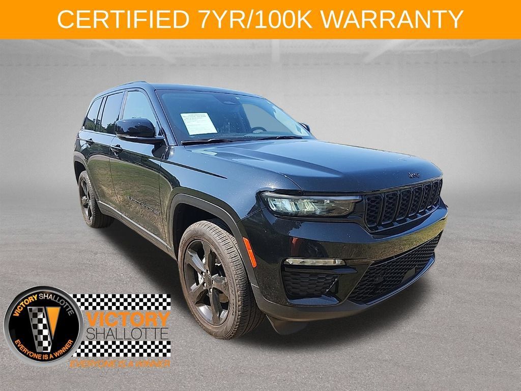 Used 2023 Jeep Grand Cherokee Limited w/ Black Appearance Package AWD/4WD image 1