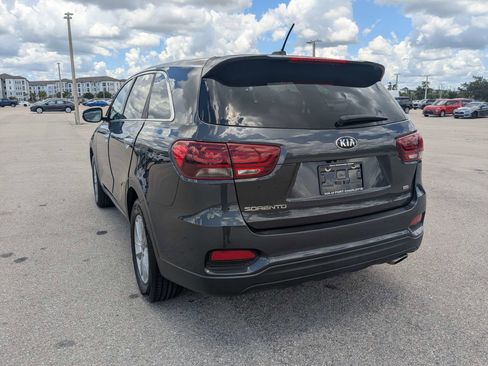 Used 2019 Kia Sorento FWD image 7