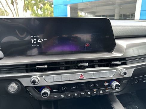 Used 2024 Kia Telluride LX FWD image 25