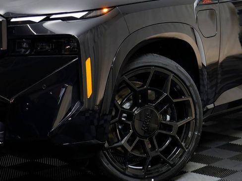 New 2026 BMW XM Label Red w/ M Driver's Package image 3