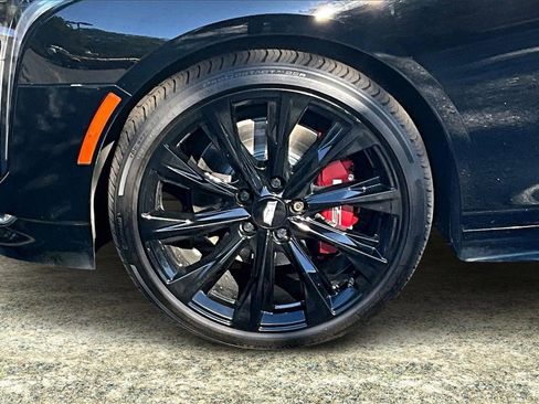 Certified 2022 Cadillac CT4 Sport w/ LPO, ONYX Package image 34