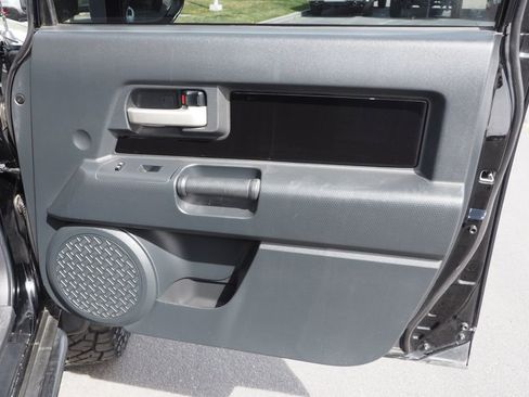 Used 2014 Toyota FJ Cruiser 4WD w/ Upgrade Package image 25