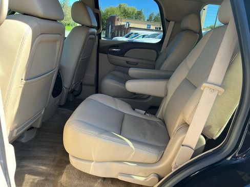 Used 2010 GMC Yukon SLT w/ SLT-2 Equipment Package AWD/4WD image 15