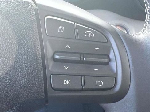 Certified 2024 Hyundai Venue SEL image 23