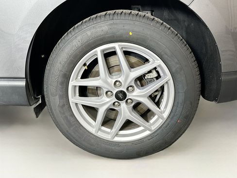 Used 2023 Ford Edge SEL image 11