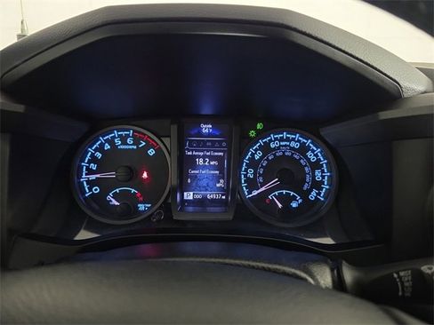 Used 2019 Toyota Tacoma TRD Sport image 12