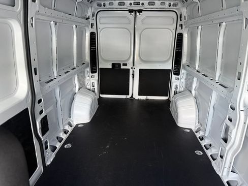 Used 2025 RAM ProMaster 2500 w/ Safety Group FWD image 27