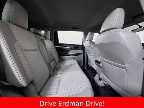 Certified 2016 Toyota Highlander Plus FWD image 28