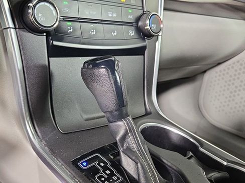 Used 2015 Toyota Camry LE image 19