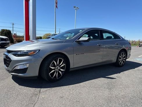 Used 2023 Chevrolet Malibu RS FWD image 3