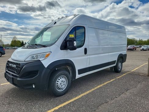 Used 2025 RAM ProMaster 3500 w/ Convenience Group FWD image 2