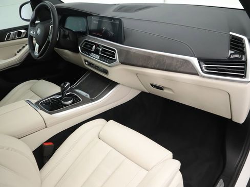 Certified 2022 BMW X5 sDrive40i w/ Premium Package image 18