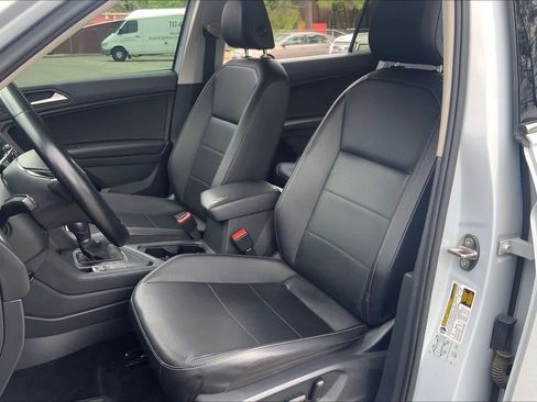 Used 2019 Volkswagen Tiguan SE image 8