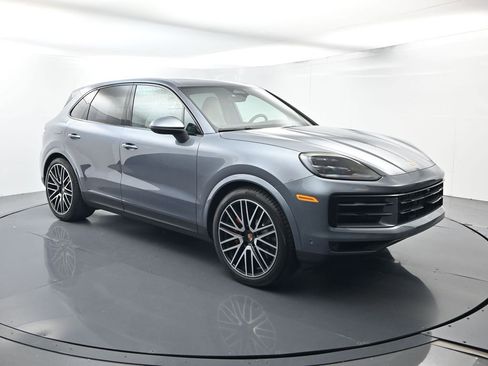 Certified 2026 Porsche Cayenne S AWD/4WD image 17