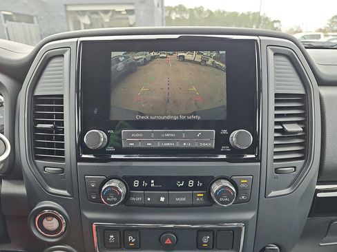 Used 2024 Nissan Titan SV w/ SV Convenience Package image 26