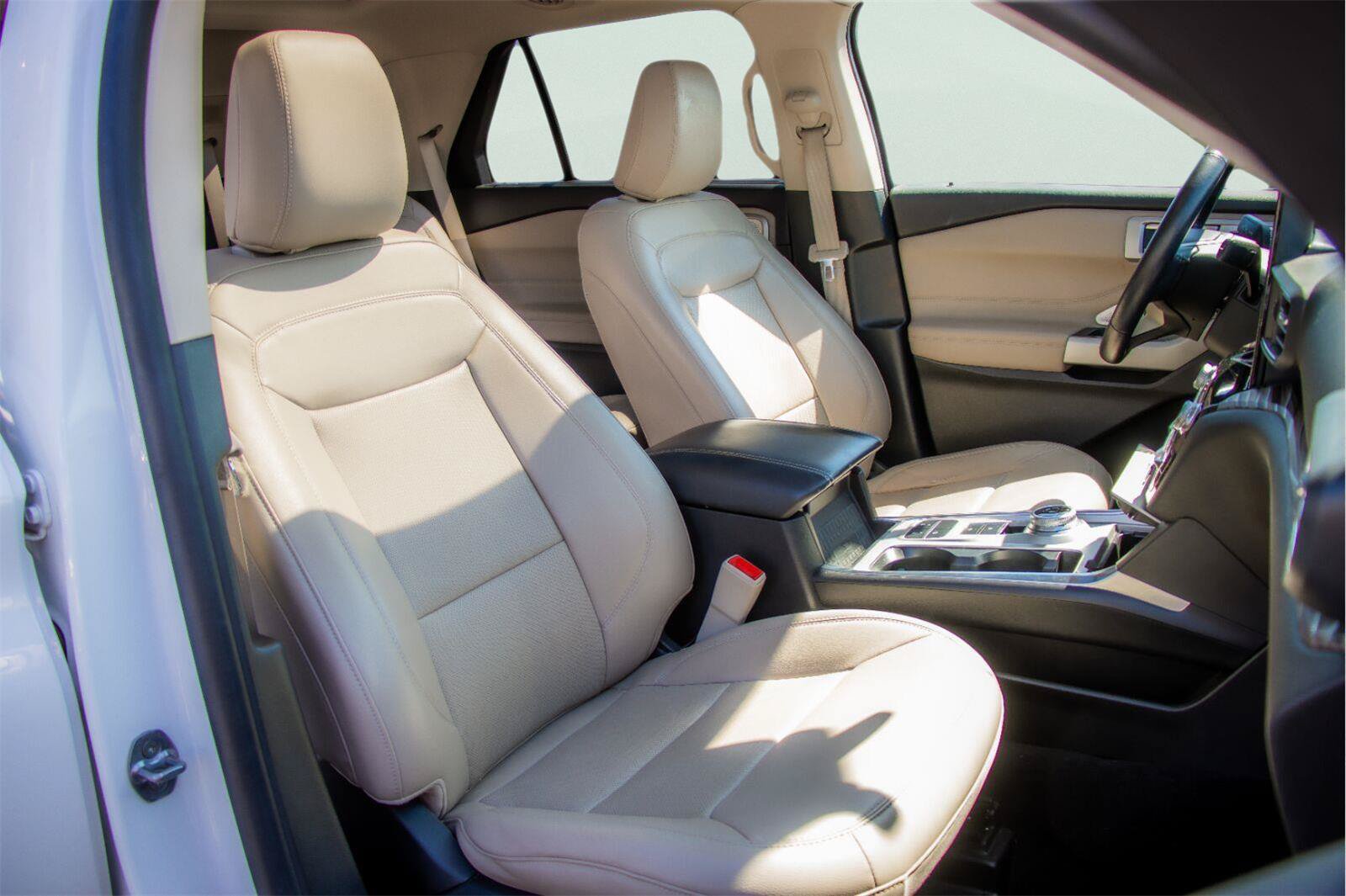 Used 2023 Ford Explorer Limited w/ Limited Technology Package RWD image 7