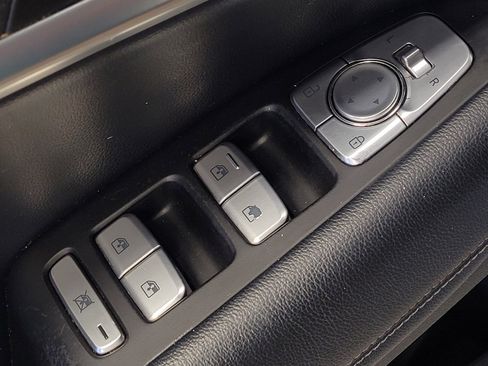 Used 2020 Genesis G70 2.0T RWD image 25