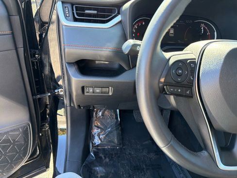 Used 2024 Toyota RAV4 Adventure image 15