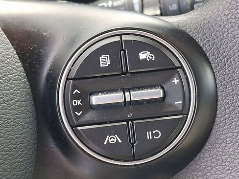 Used 2025 Kia Soul LX FWD image 22