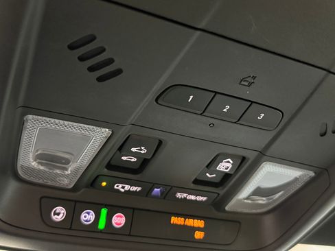 Used 2018 Cadillac XT5 Luxury w/ Driver Awareness Package image 35