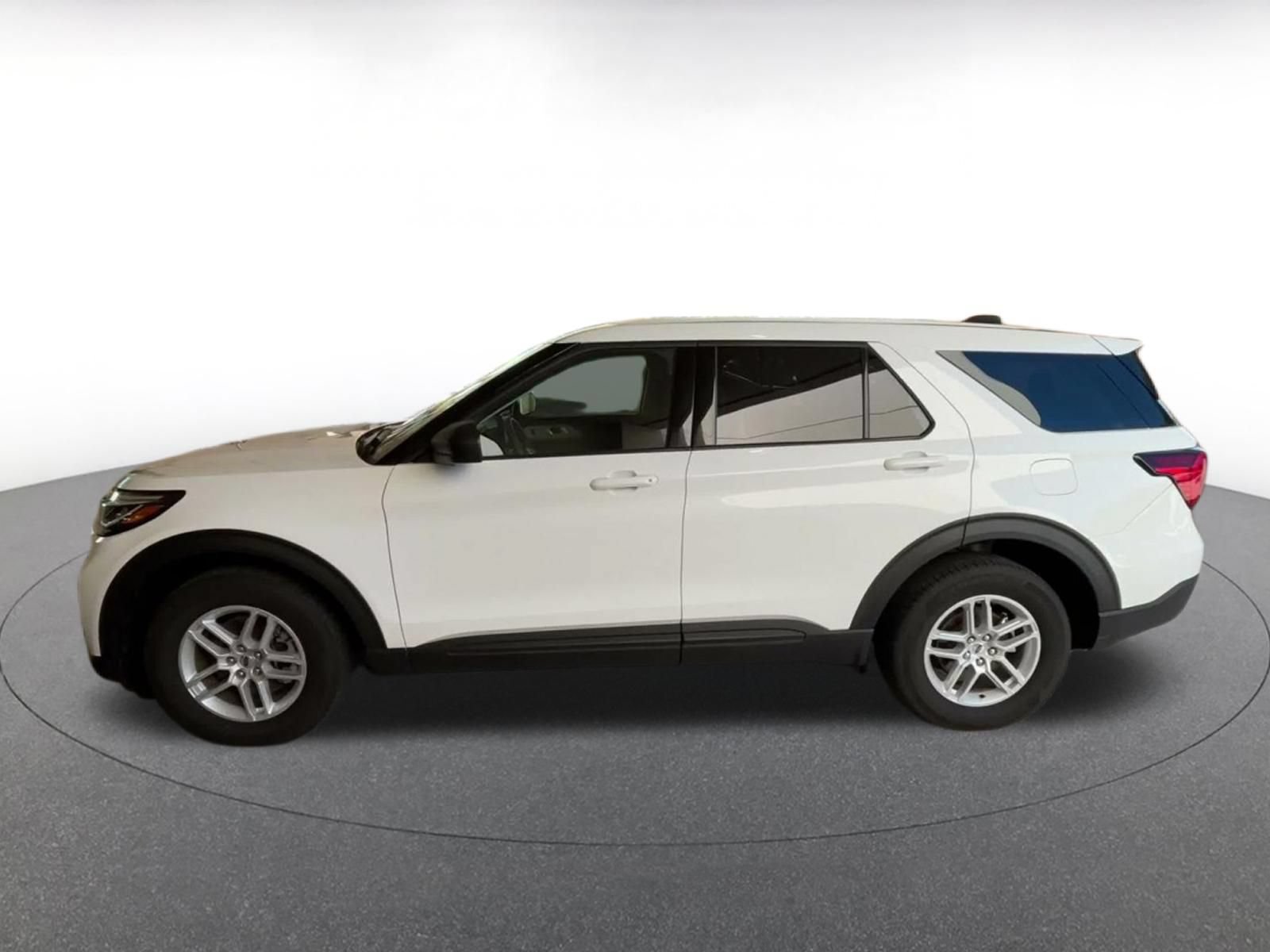 Used 2026 Ford Explorer Active AWD/4WD image 8